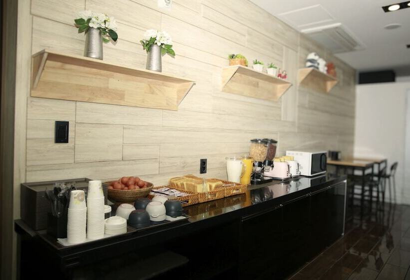 فندق Golden Business