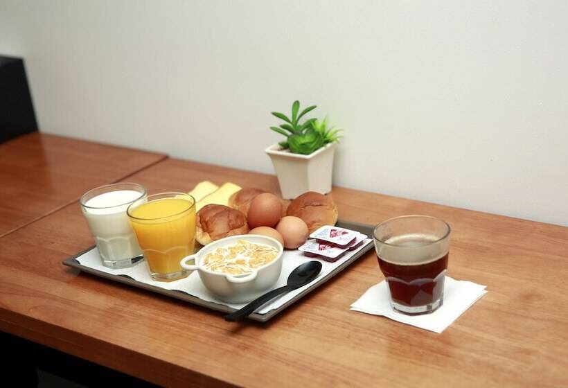 فندق Golden Business