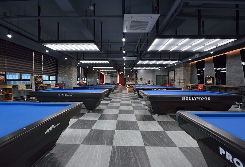 فندق Golden Business