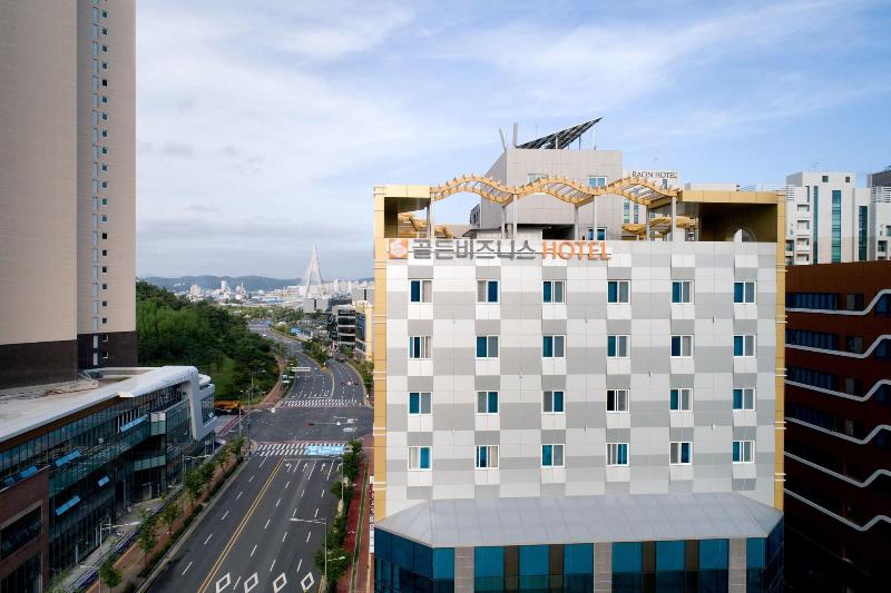 فندق Golden Business