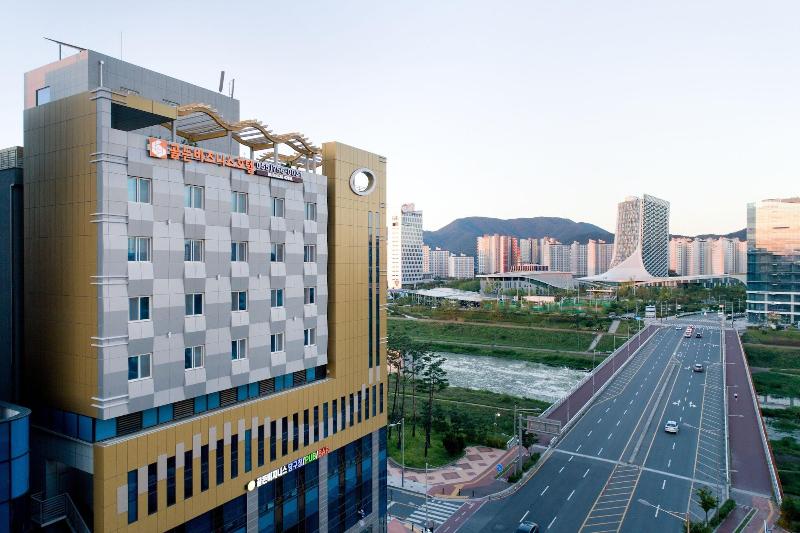 فندق Golden Business