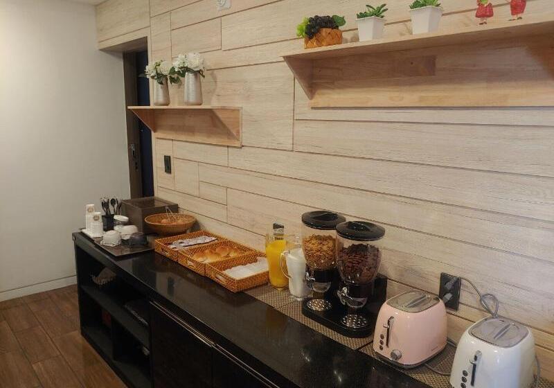 فندق Golden Business