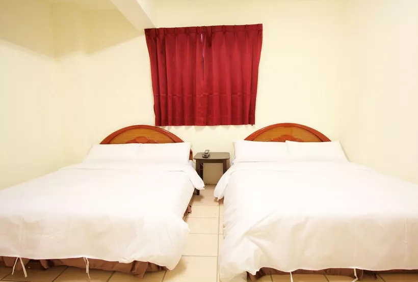 هتل Ipuli Hostel