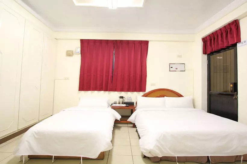 هتل Ipuli Hostel