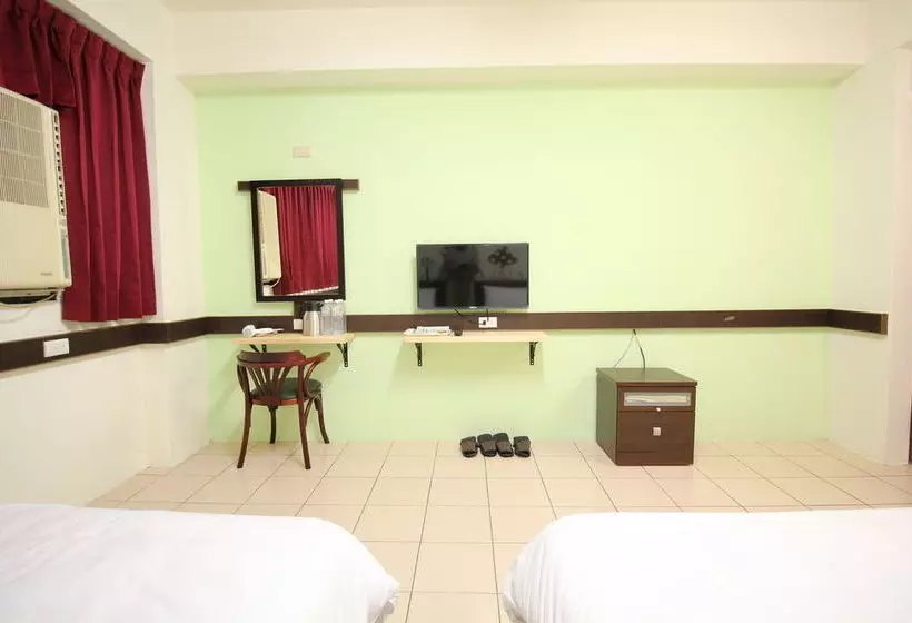 هتل Ipuli Hostel