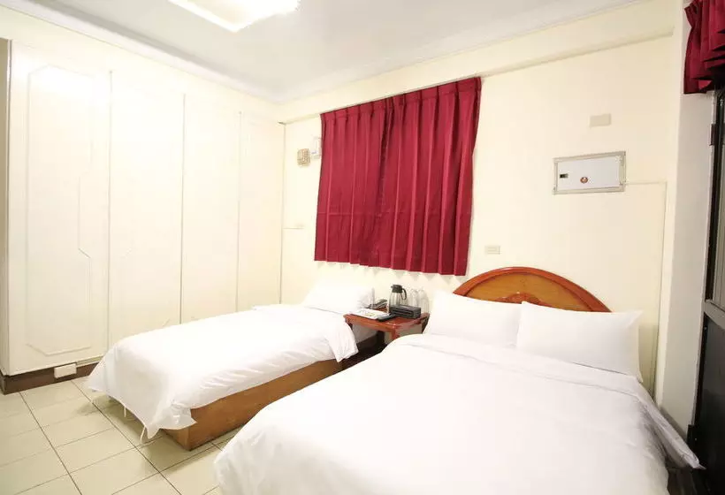 هتل Ipuli Hostel