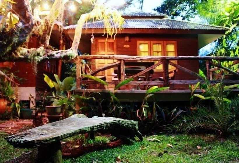 هتل Jungle Bay Resort