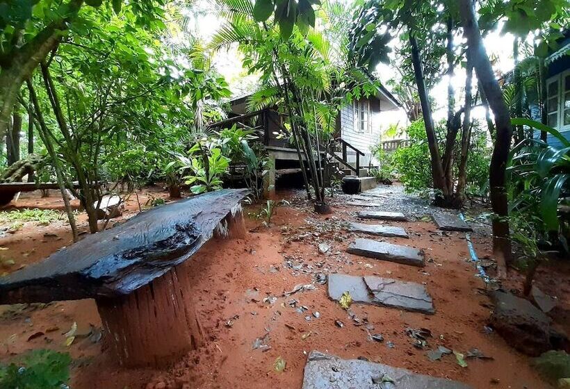 هتل Jungle Bay Resort