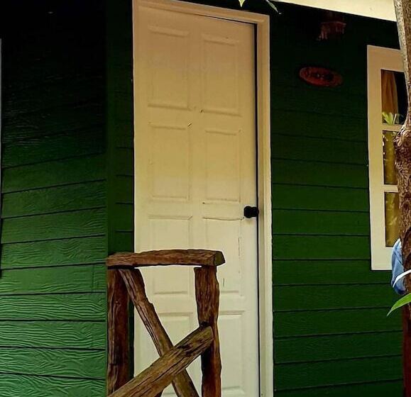 هتل Jungle Bay Resort