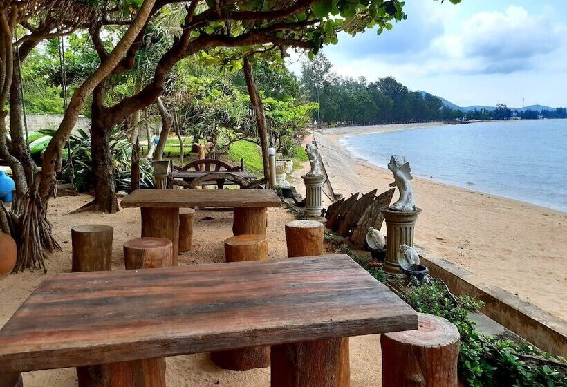 هتل Jungle Bay Resort