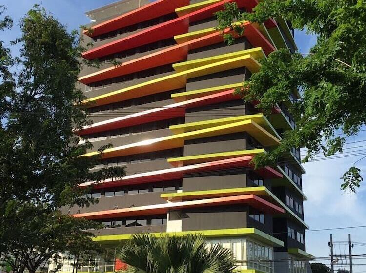 Maxonehotels At Dharmahusada Surabaya