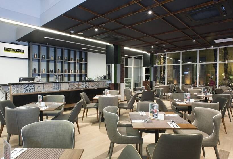 Maxonehotels At Dharmahusada Surabaya