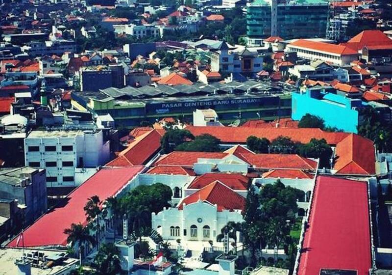 Maxonehotels At Dharmahusada Surabaya