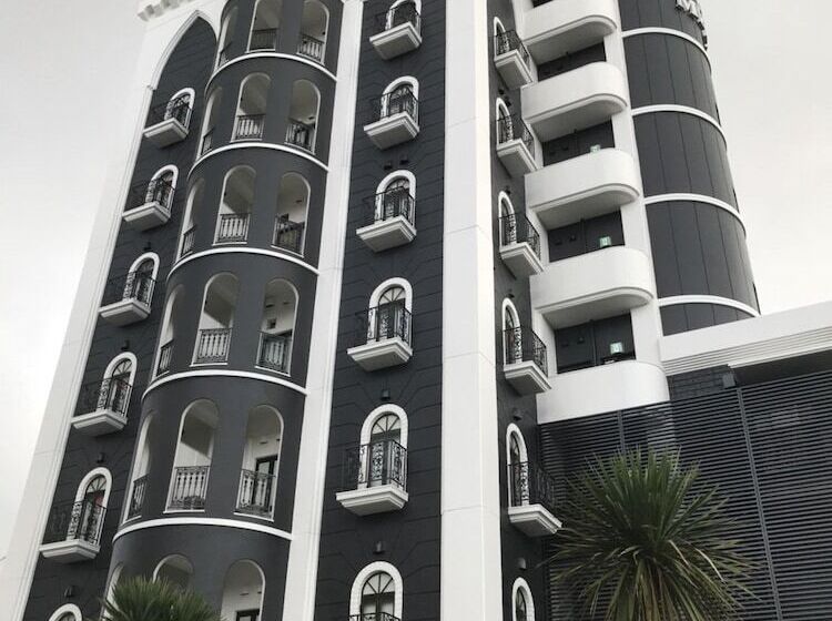 בית מלון כפרי Myth L