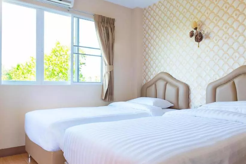 Orawan Suites