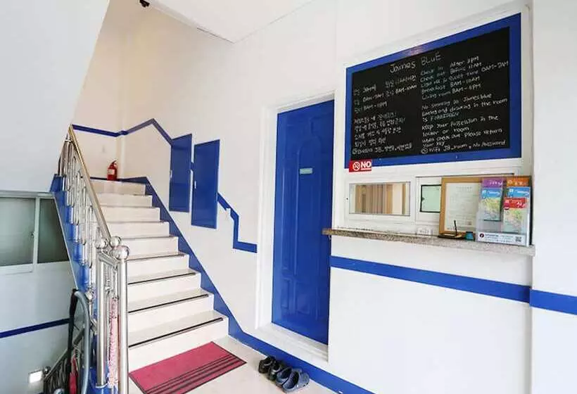 Pension James Blue Hostel