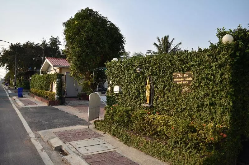 Majatalo Mangoes Guesthouse