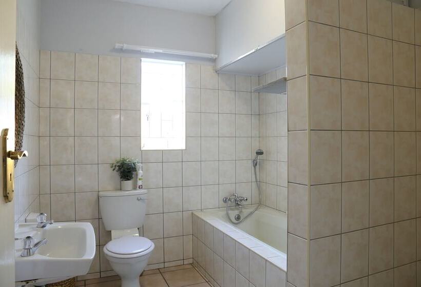 پانسیون Tilla S Guesthouse