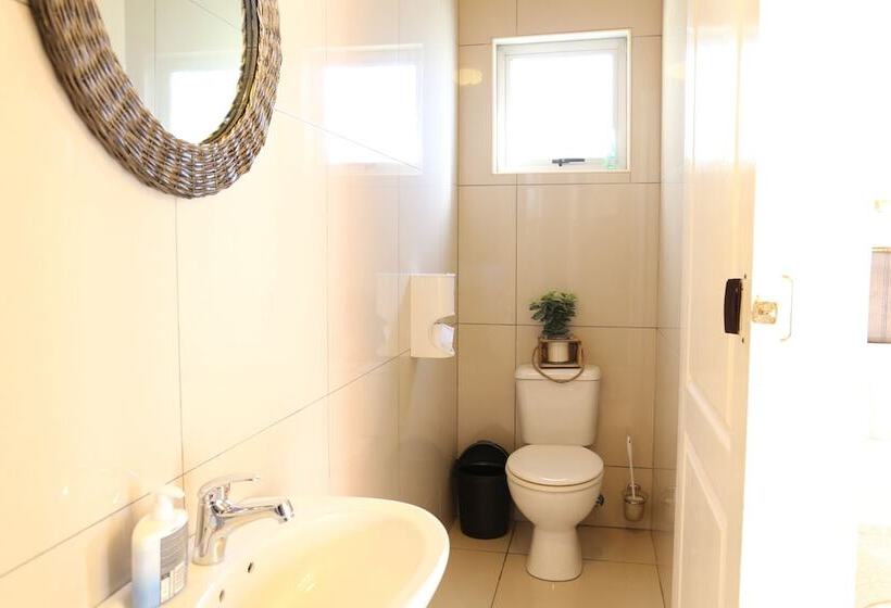 پانسیون Tilla S Guesthouse