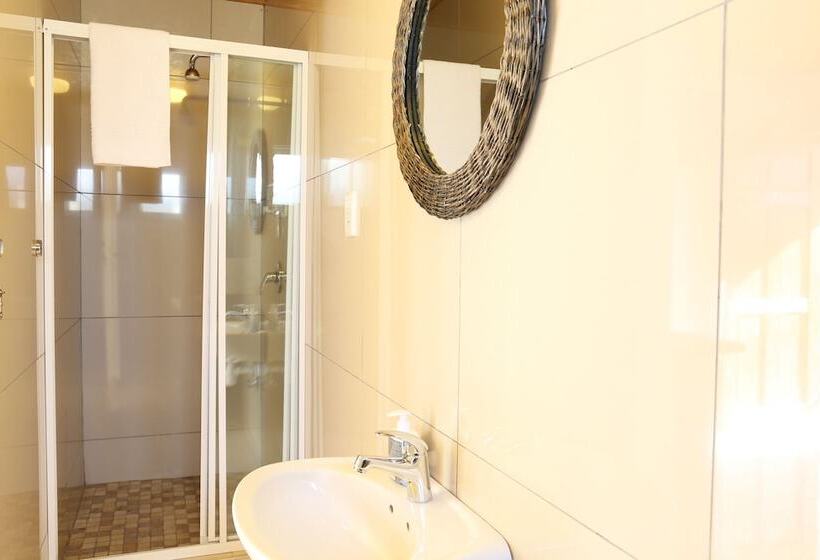 پانسیون Tilla S Guesthouse