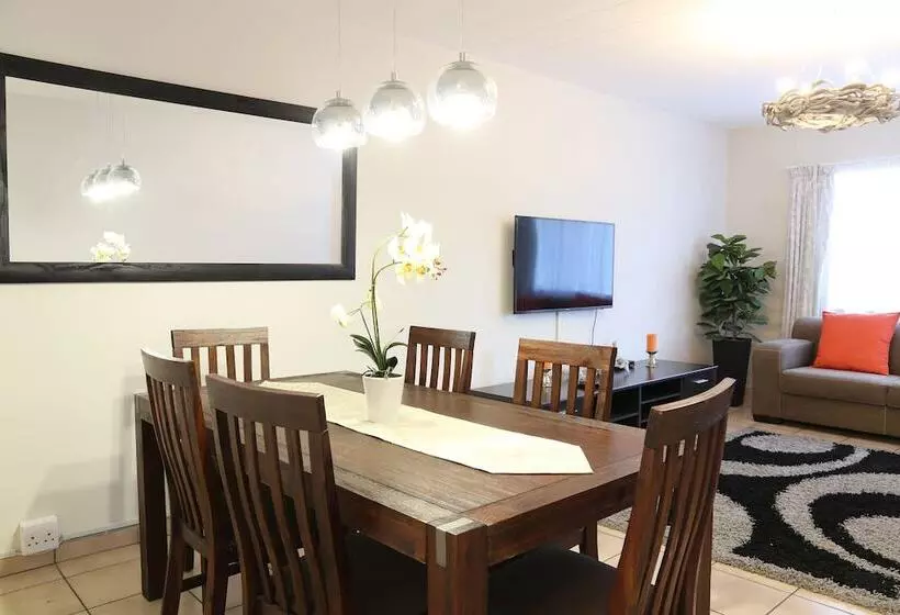 پانسیون Tilla S Guesthouse