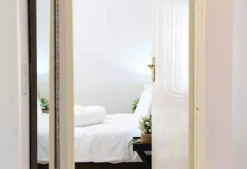 پانسیون Tilla S Guesthouse
