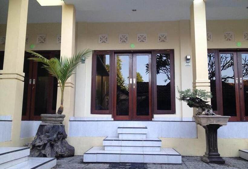 Sari Buana Bed & Breakfast
