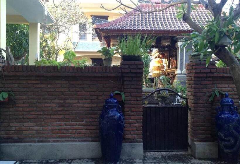 Sari Buana Bed & Breakfast