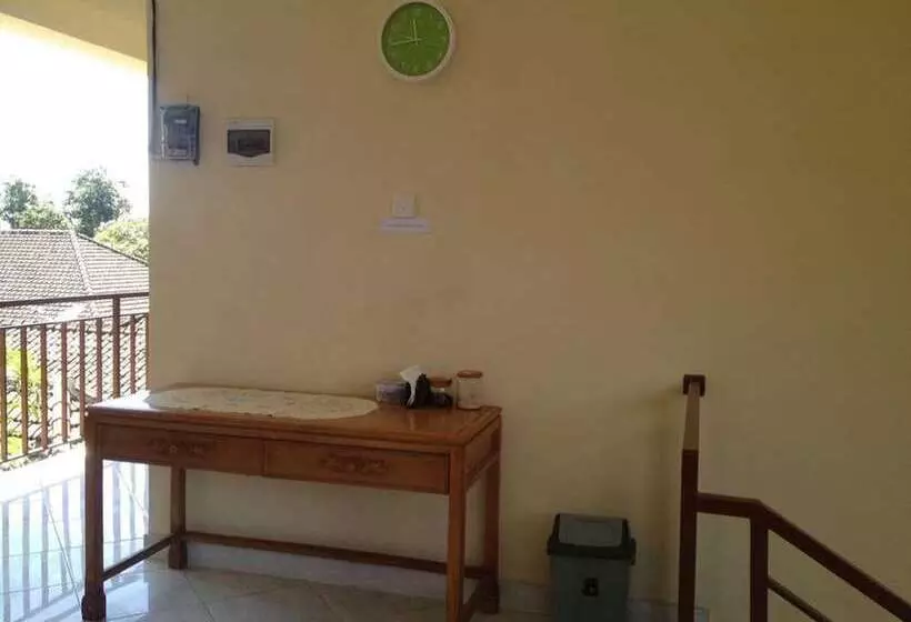 Sari Buana Bed & Breakfast