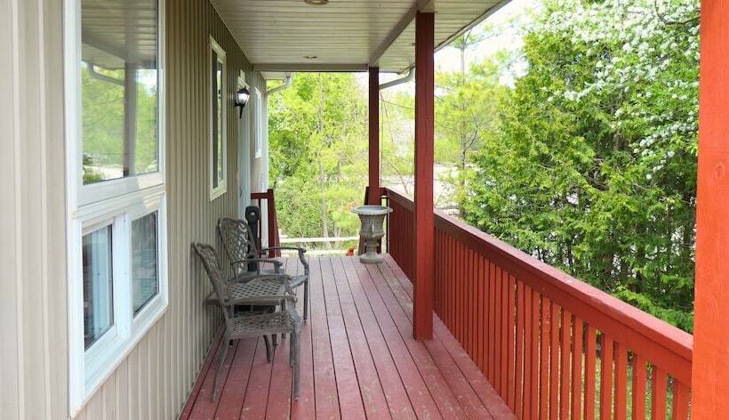 Mountain Views, Steps To Bm Village, Hot Tub, Bbq