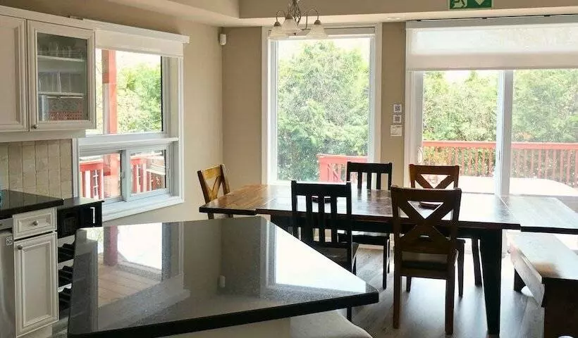 Mountain Views, Steps To Bm Village, Hot Tub, Bbq