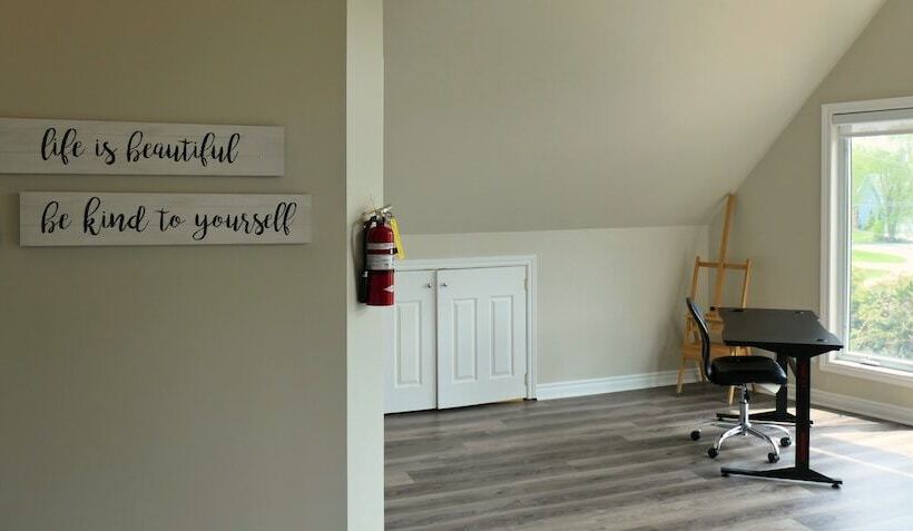 Mountain Views, Steps To Bm Village, Hot Tub, Bbq