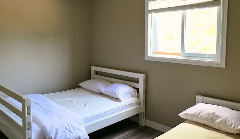 Mountain Views, Steps To Bm Village, Hot Tub, Bbq