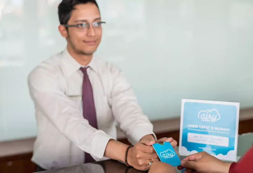 ホテル Airy Tengah Merdeka Barat 428 Pontianak