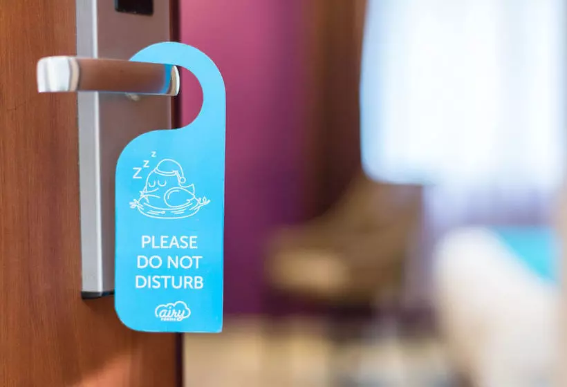 ホテル Airy Tengah Merdeka Barat 428 Pontianak