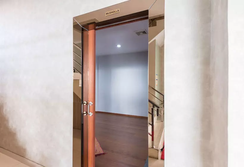 ホテル Airy Tengah Merdeka Barat 428 Pontianak