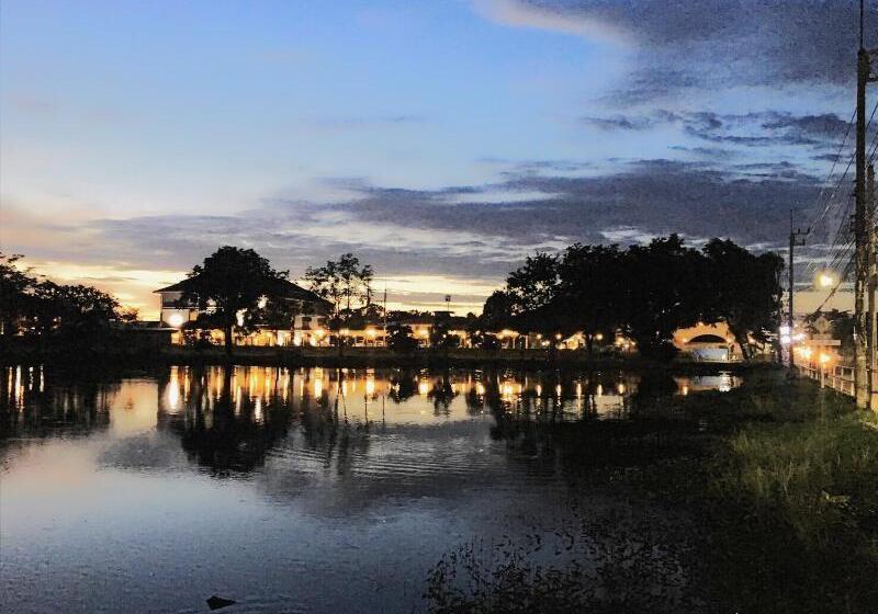 ホテル Chansuda Lake View