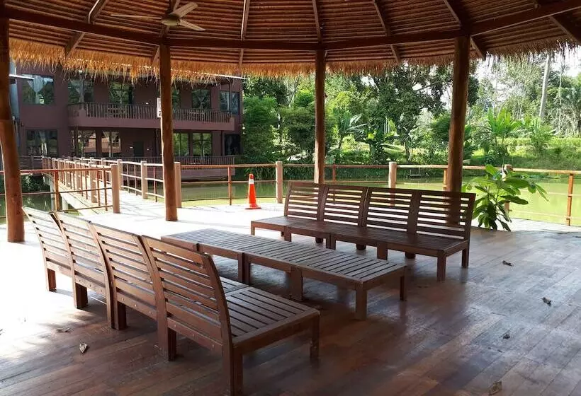 ホテル The Acacia Retreat