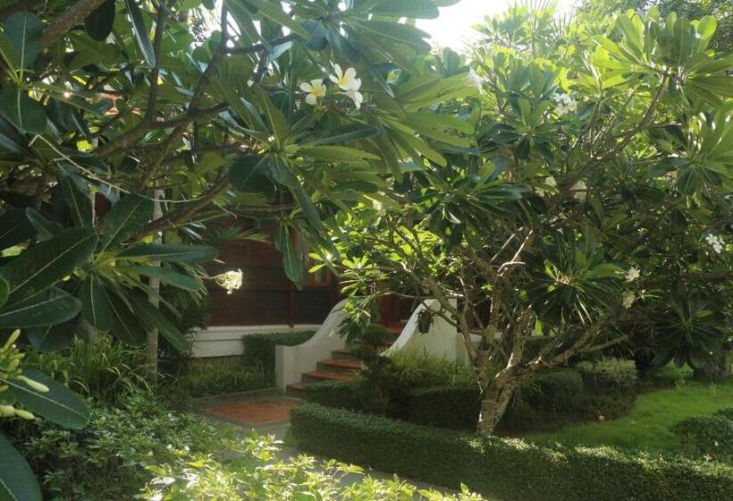 호텔 Try Palace Resort Kep