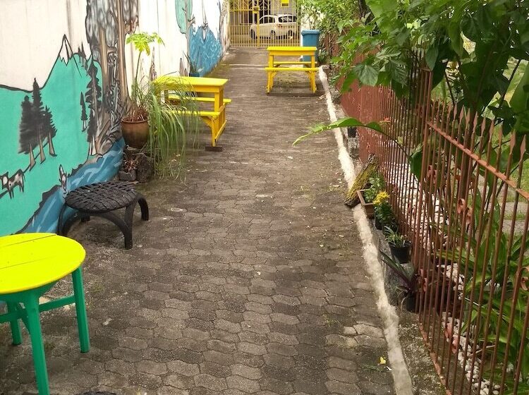 Onça Da Praia Hostel