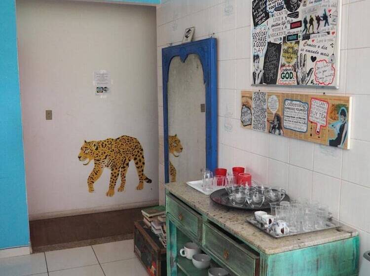 Onça Da Praia Hostel