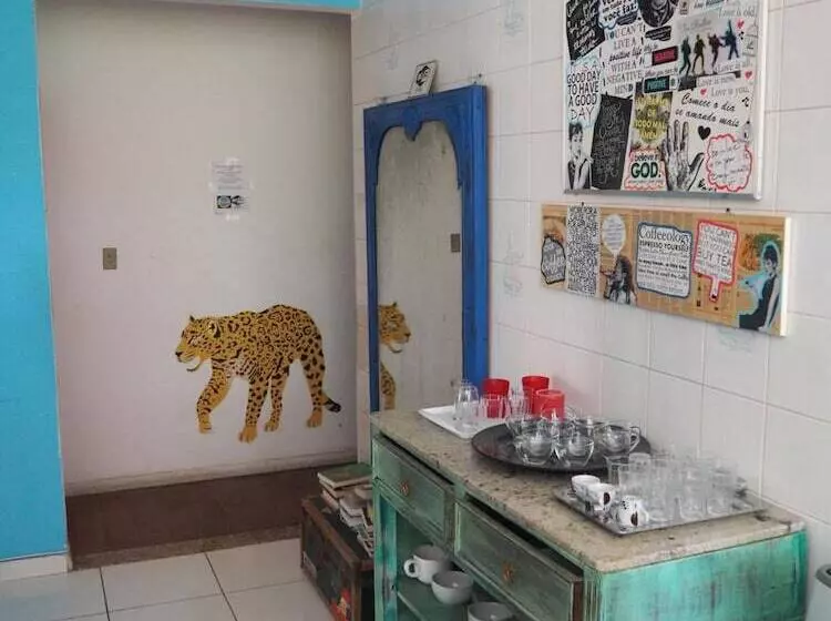Onça Da Praia Hostel