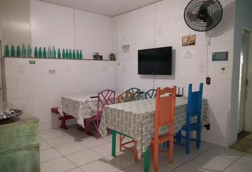 Onça Da Praia Hostel