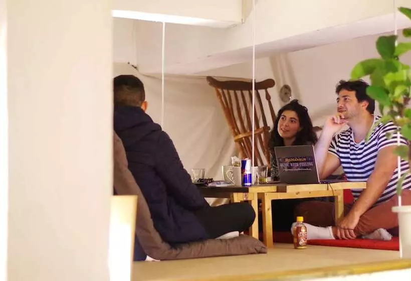 Plumhostel