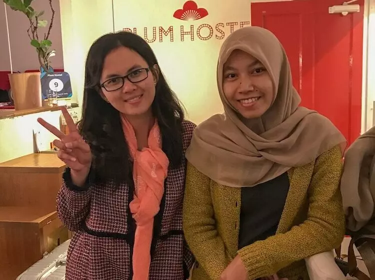 Plumhostel