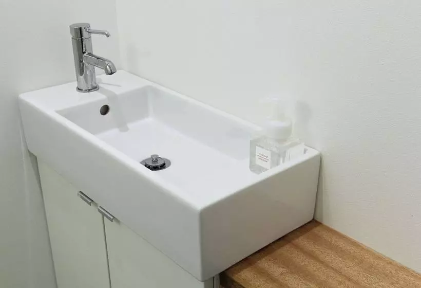 Plumhostel