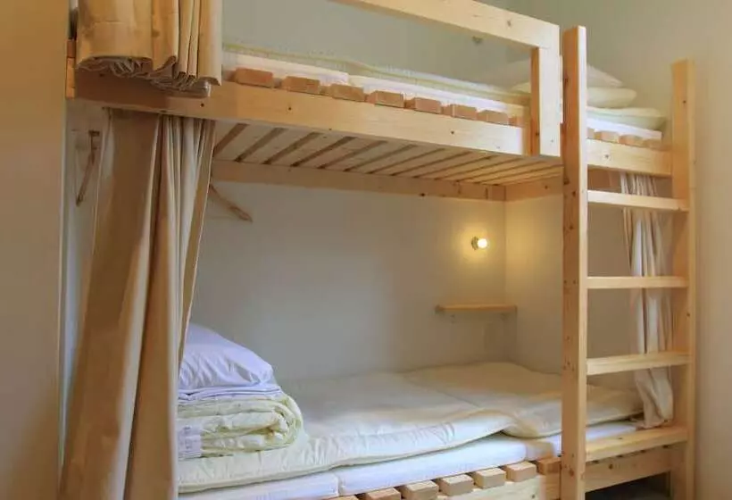 Plumhostel