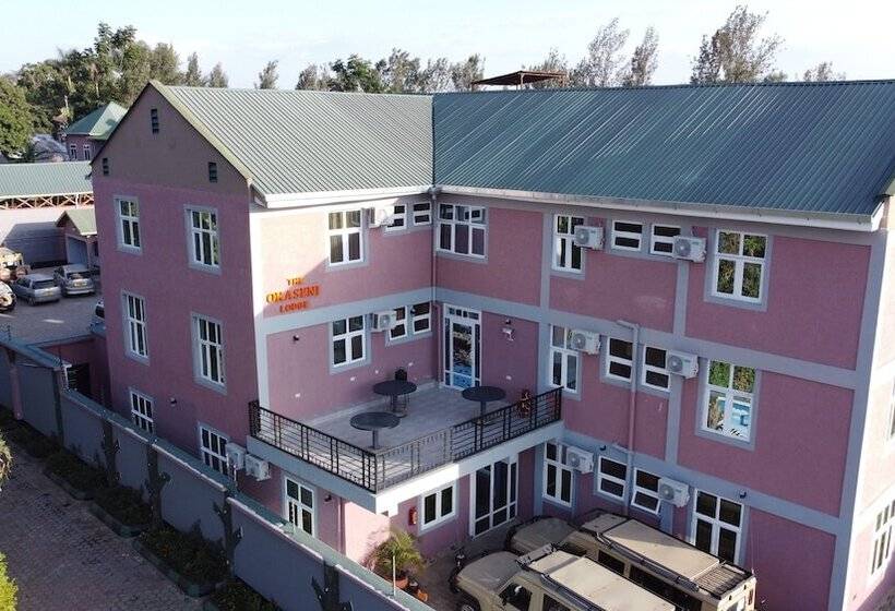 Общежитие The Okaseni Lodge