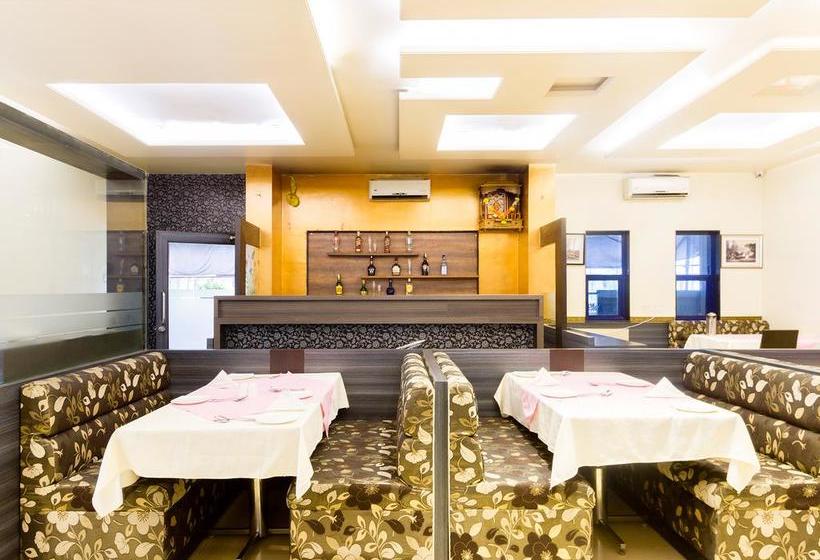 בית מלון כפרי Aarya Regency