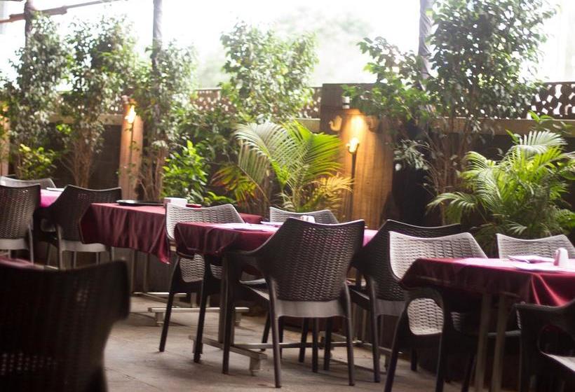 בית מלון כפרי Aarya Regency